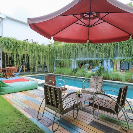 Base Guest House Canggu Exterior foto