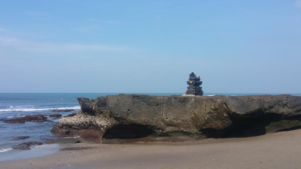 Base Guest House Canggu Exterior foto