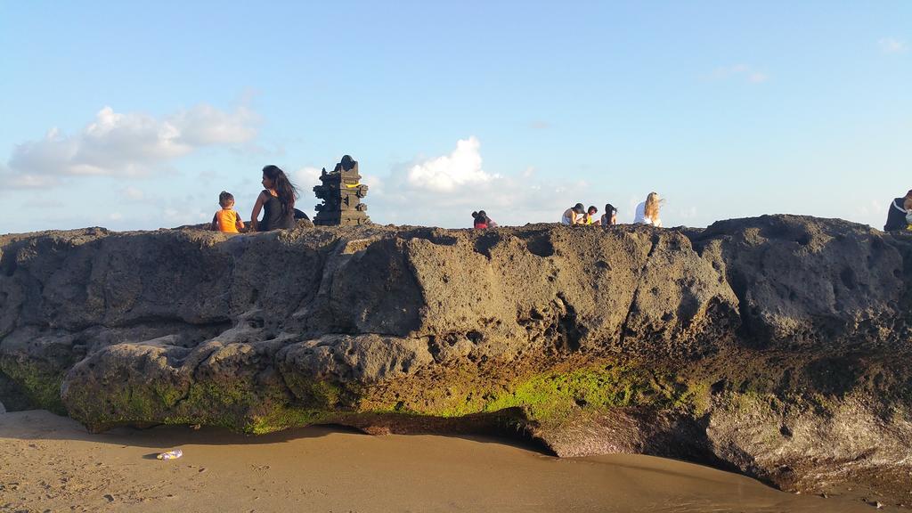 Base Guest House Canggu Exterior foto